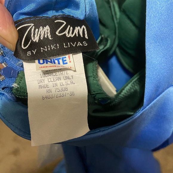 Long Gown size 7-8 - Picture 4 of 4